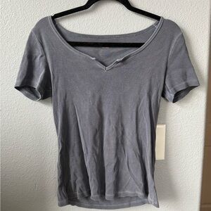 Old Navy Women's Gray Short Sleeve V-Neck Tee